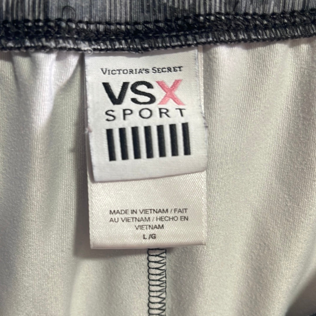 Grey Chevron Patterned Leggings