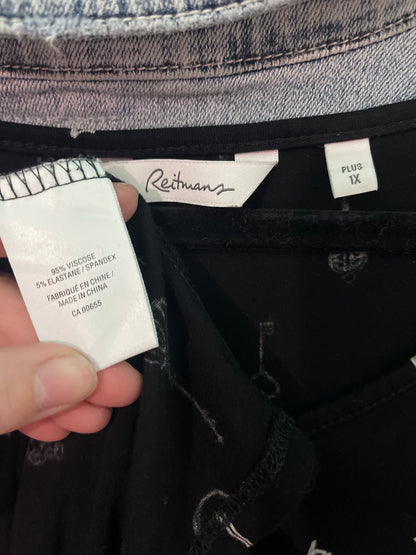 Black & White Key Patterned V-neck T-Shirts