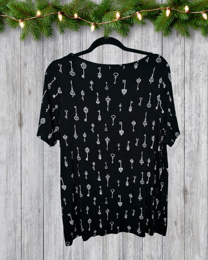 Black & White Key Patterned V-neck T-Shirts