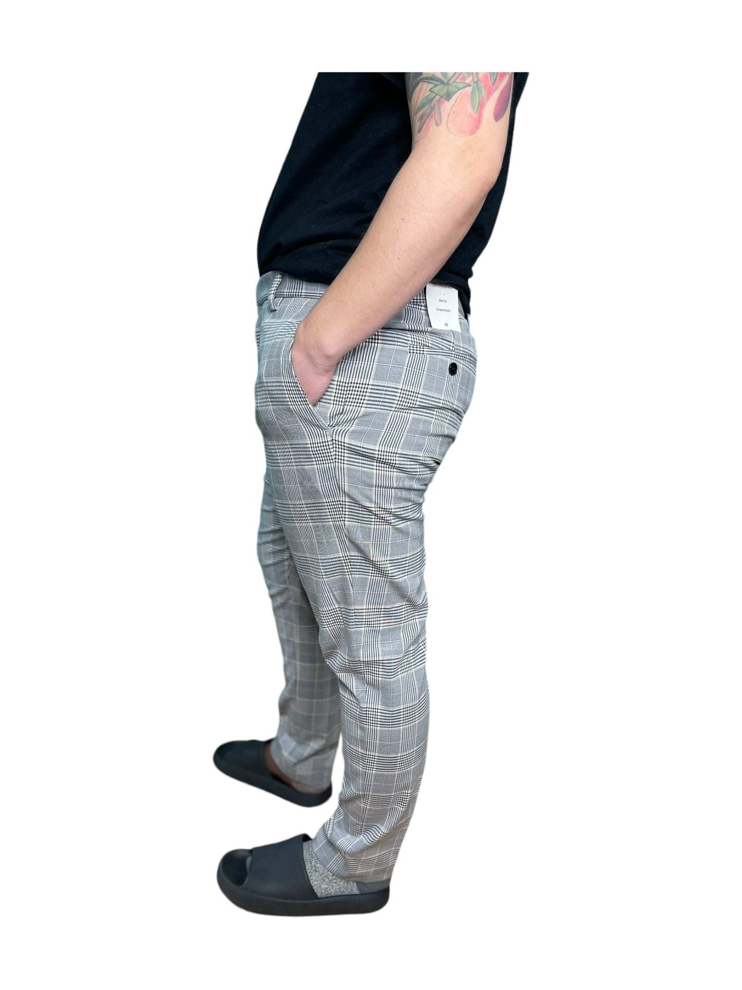 BNWT Grey Plaid Dress Pants (34)