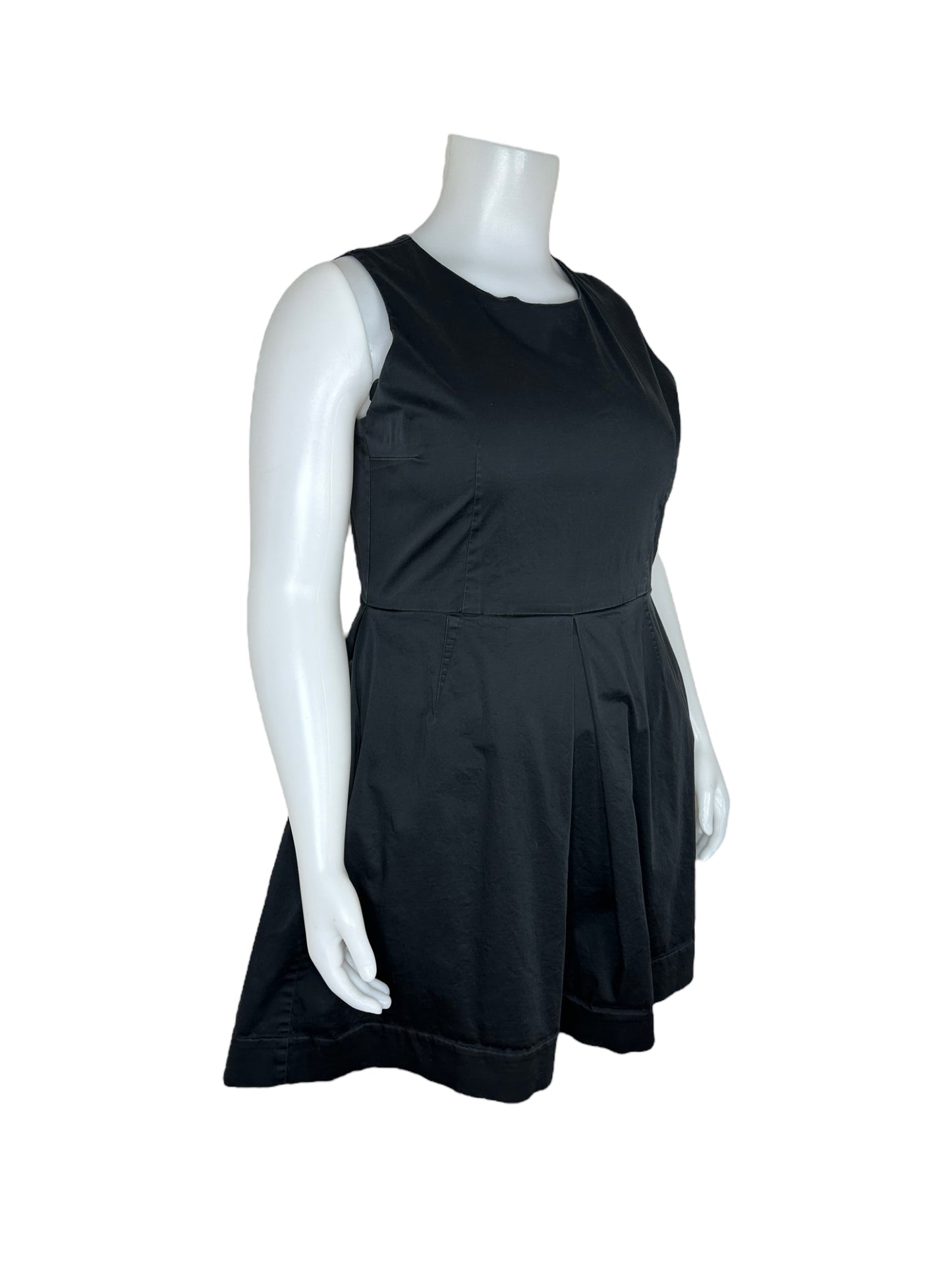 “GAP” Black Shift Dress w/ Pockets (18)