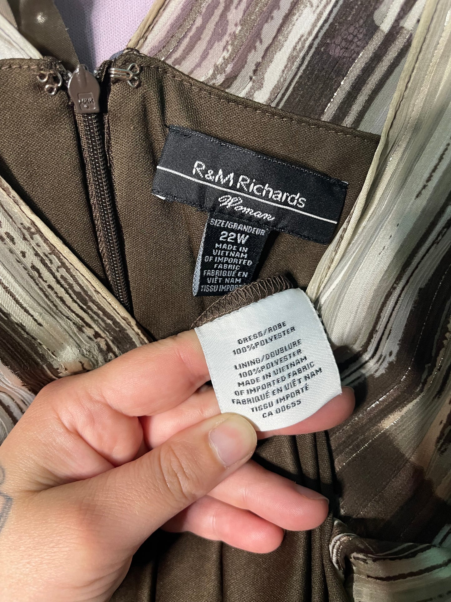 Brown and White Sleeveless Knee High Dress