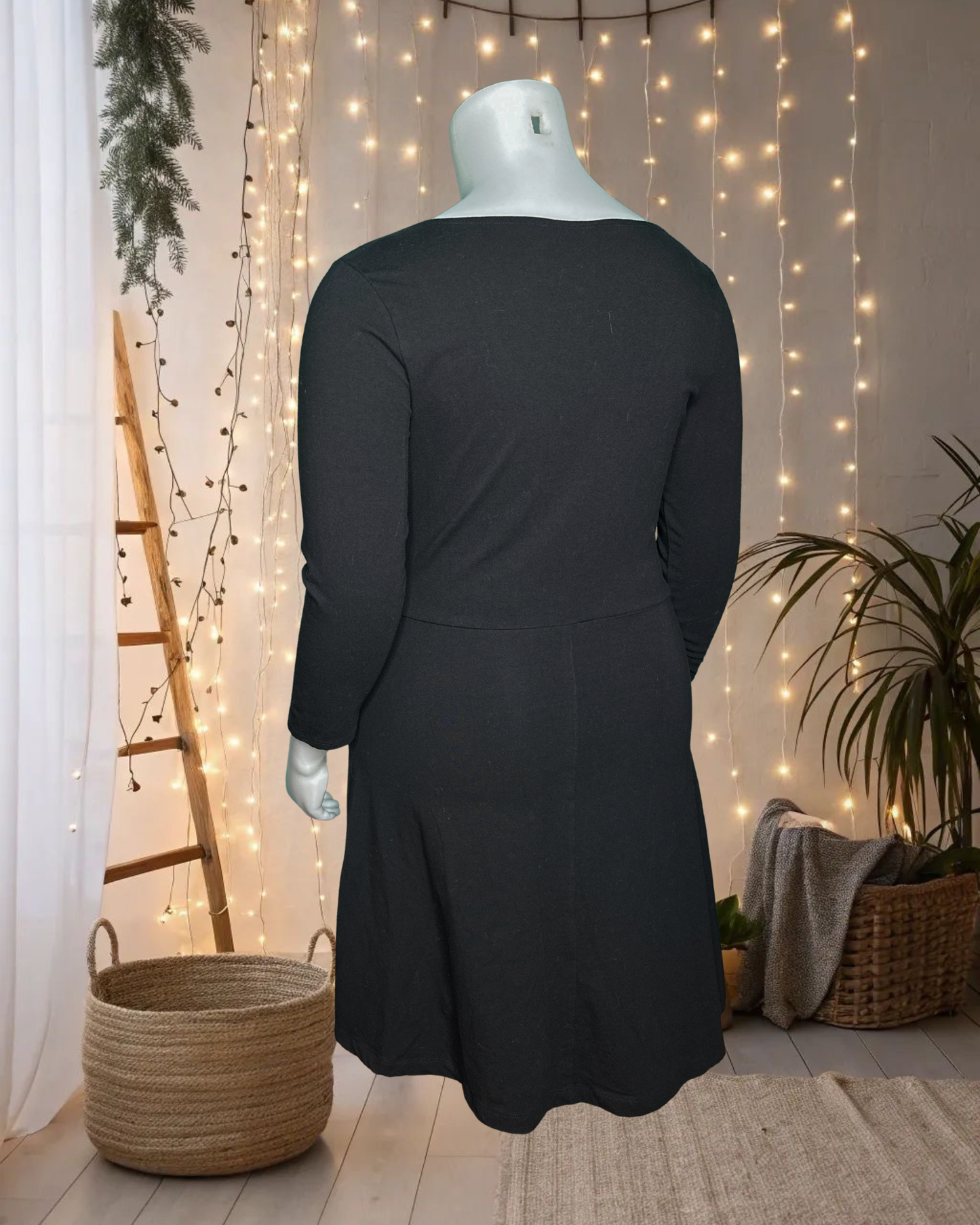 Black 3/4 Sleeve Shift Dress
