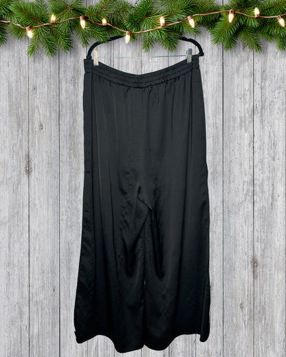 Black Pants w/ Split on the sides