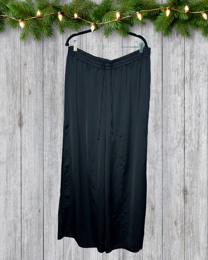 Black Pants w/ Split on the sides