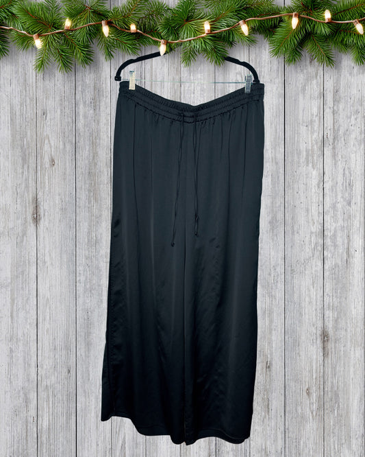 Black Pants w/ Split on the sides