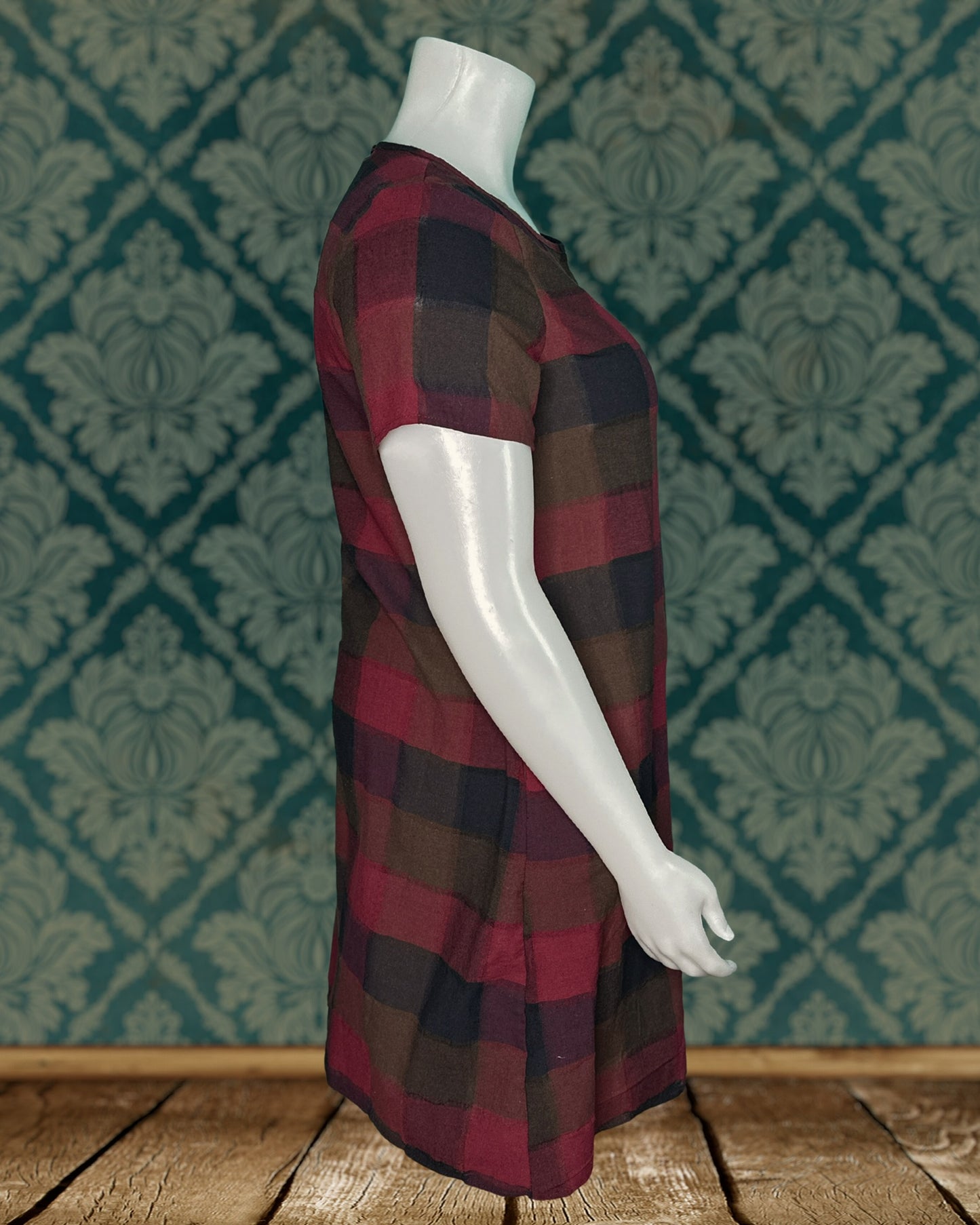 Red & Black Plaid Short-Sleeved Shift Dress