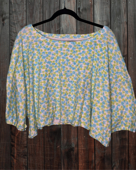 White w/ Green & Blue 3/4 Sleeve Crop Top