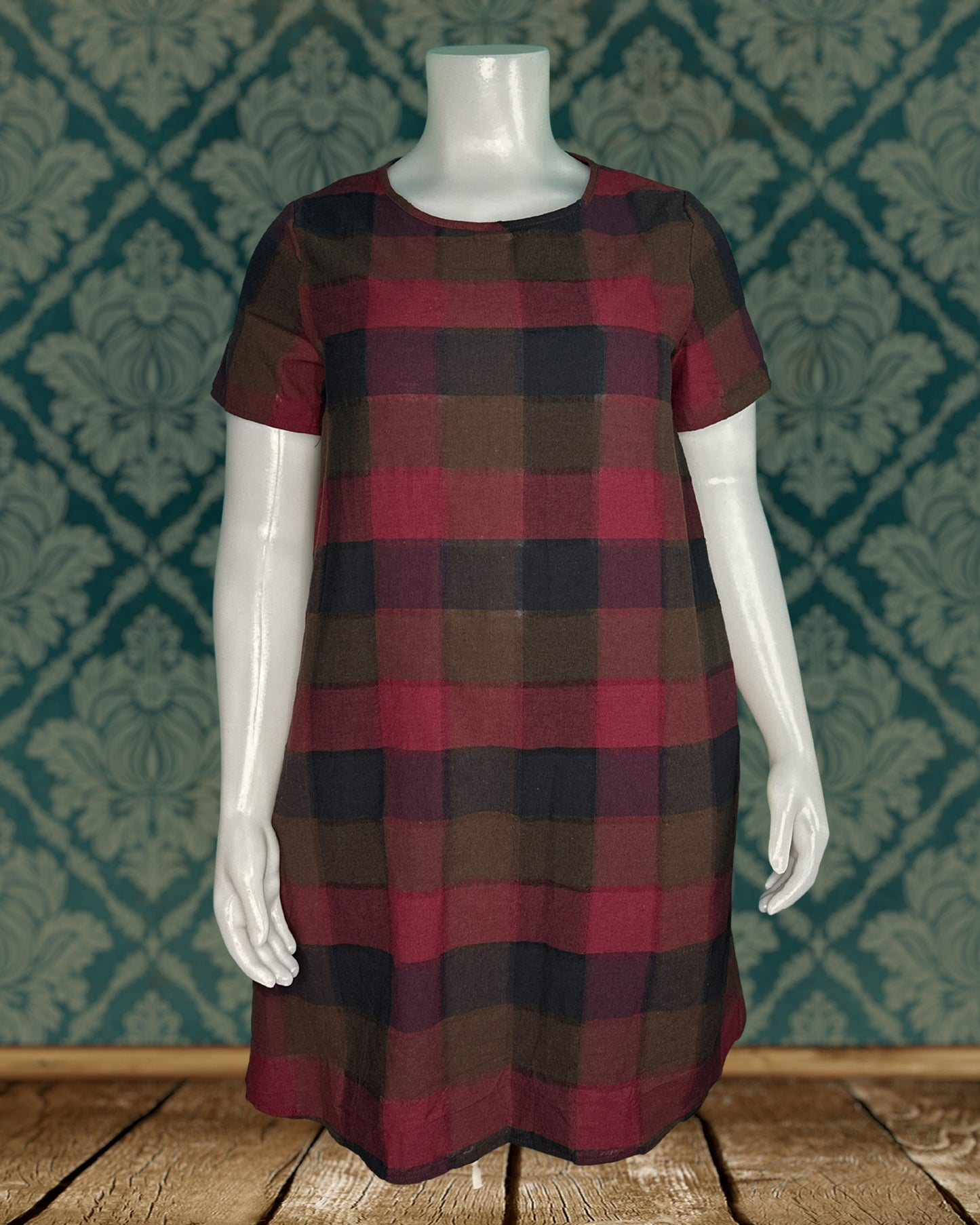 Red & Black Plaid Short-Sleeved Shift Dress