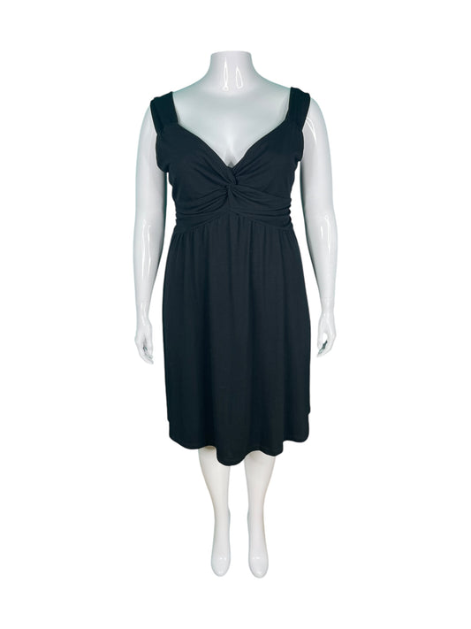 Black Sleeveless Sweetheart Neckline Dress