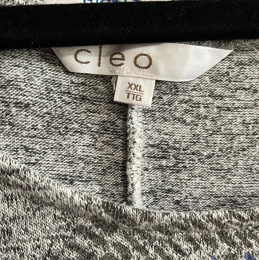 “Cleo” Grey 3/4 Sleeve Top w/ Floral Design & Subtle Blue Highlights (XXL)
