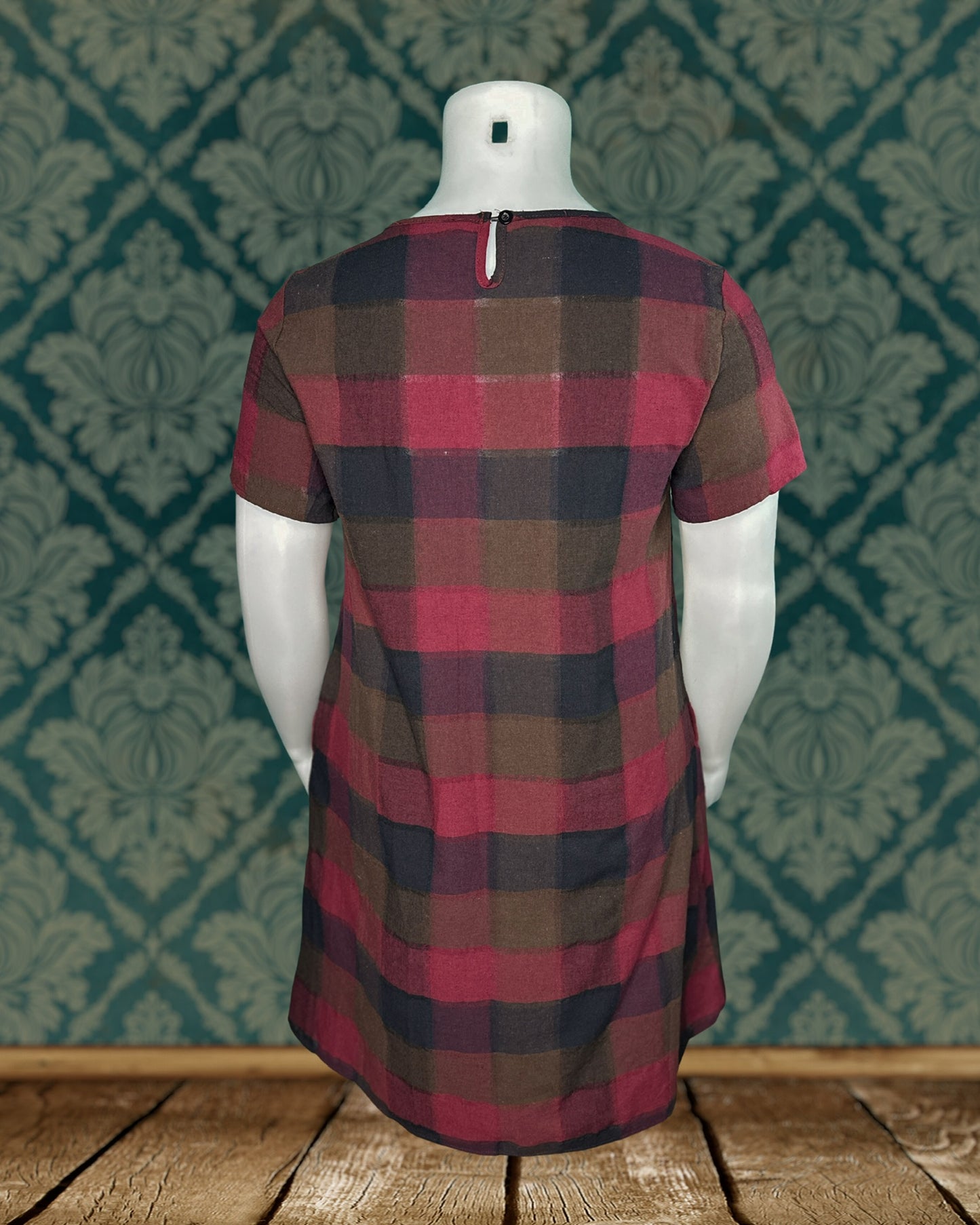 Red & Black Plaid Short-Sleeved Shift Dress