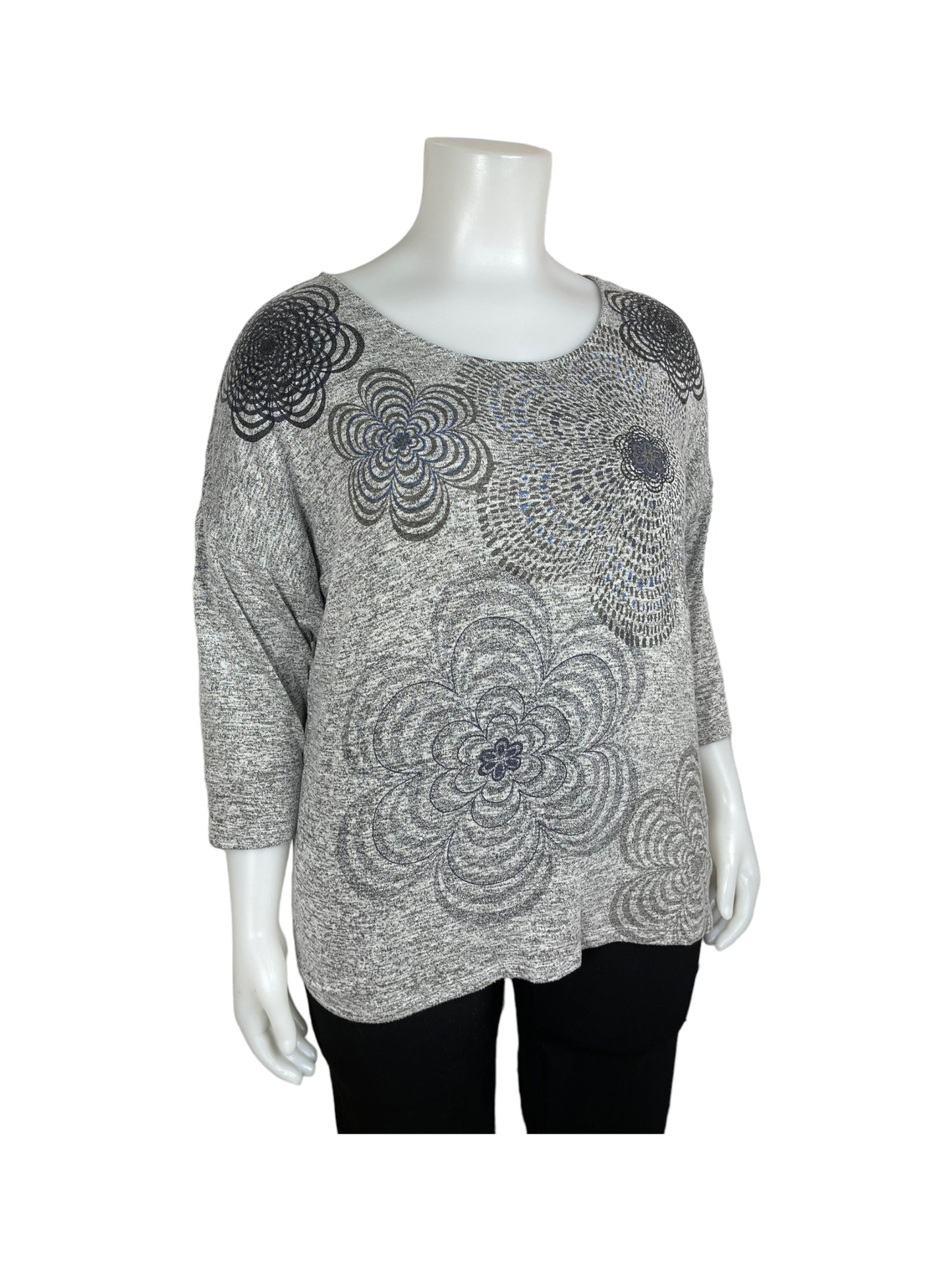 “Cleo” Grey 3/4 Sleeve Top w/ Floral Design & Subtle Blue Highlights (XXL)