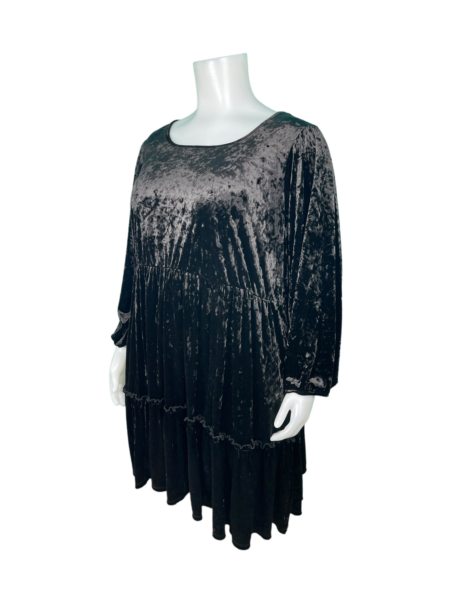 Black Knee Length Long Sleeved Velvet Dress