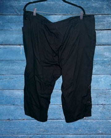 Black Capri Pants
