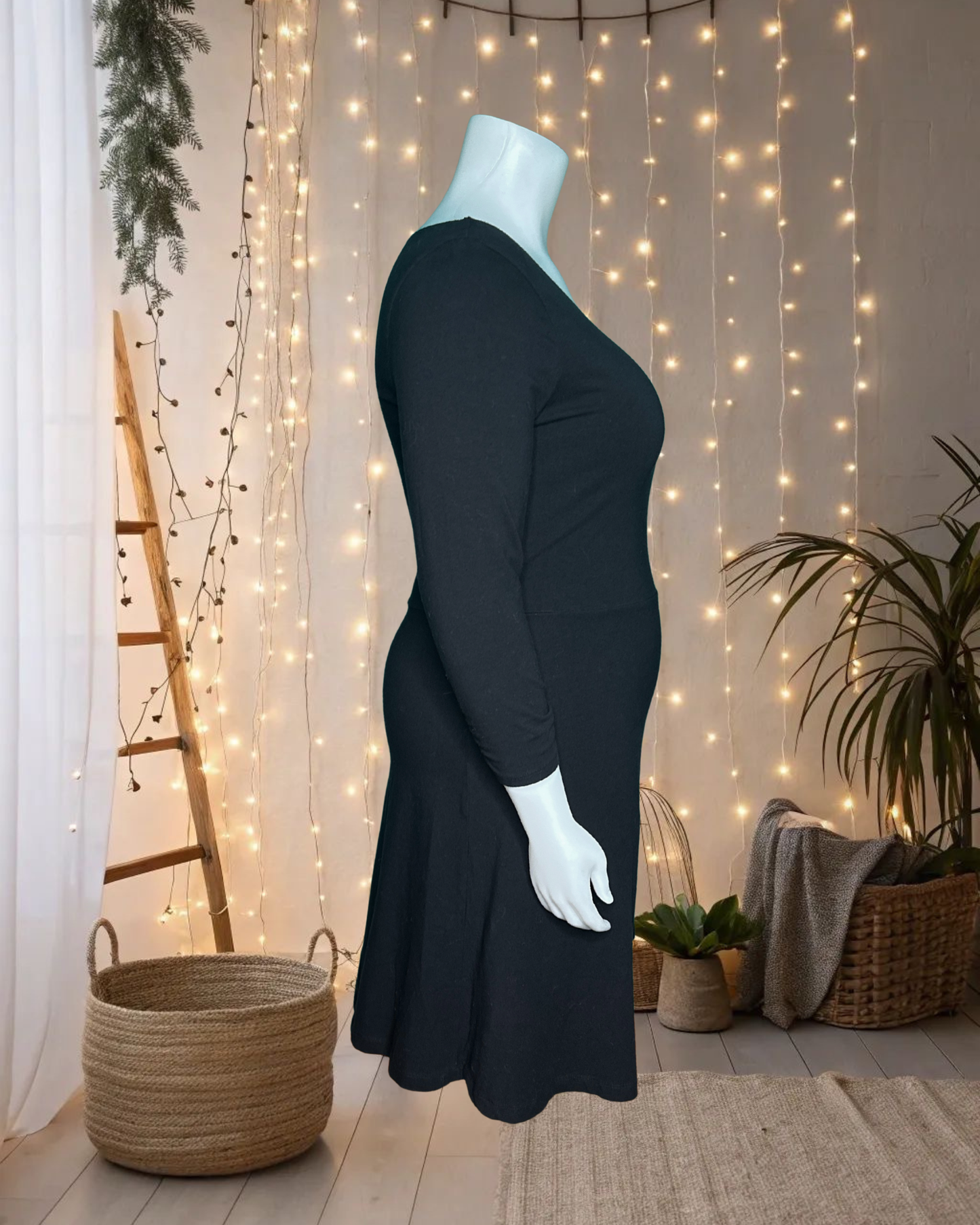 Black 3/4 Sleeve Shift Dress