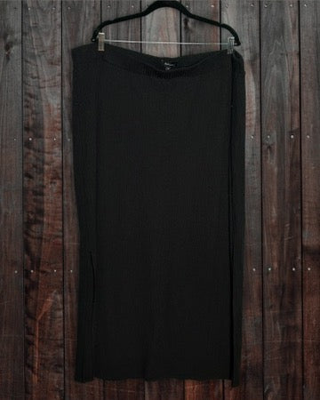 Black Ribbed Maxi Skirt