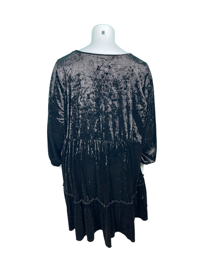 Black Knee Length Long Sleeved Velvet Dress