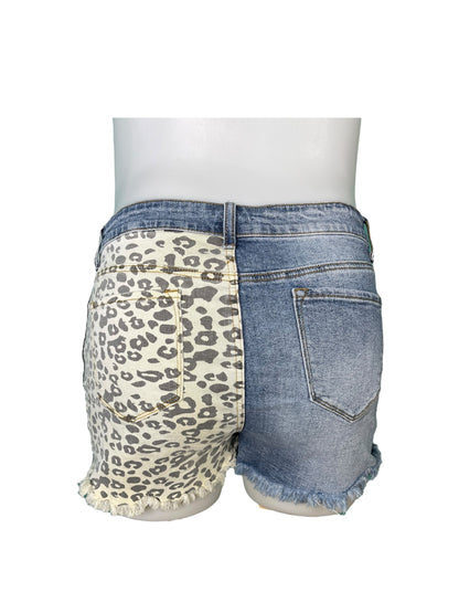 Blue Bleached Jeans and Leopard Shorts (18)