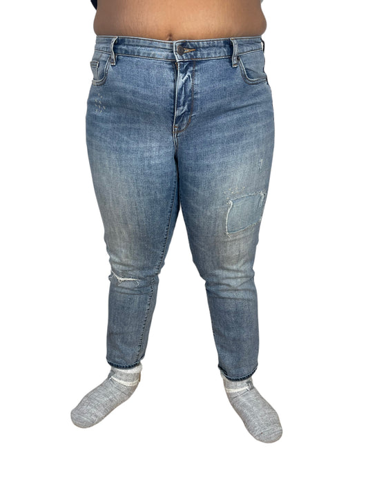 Washed out Blue Patch Boyfriend Straight Leg Jeans (20)
