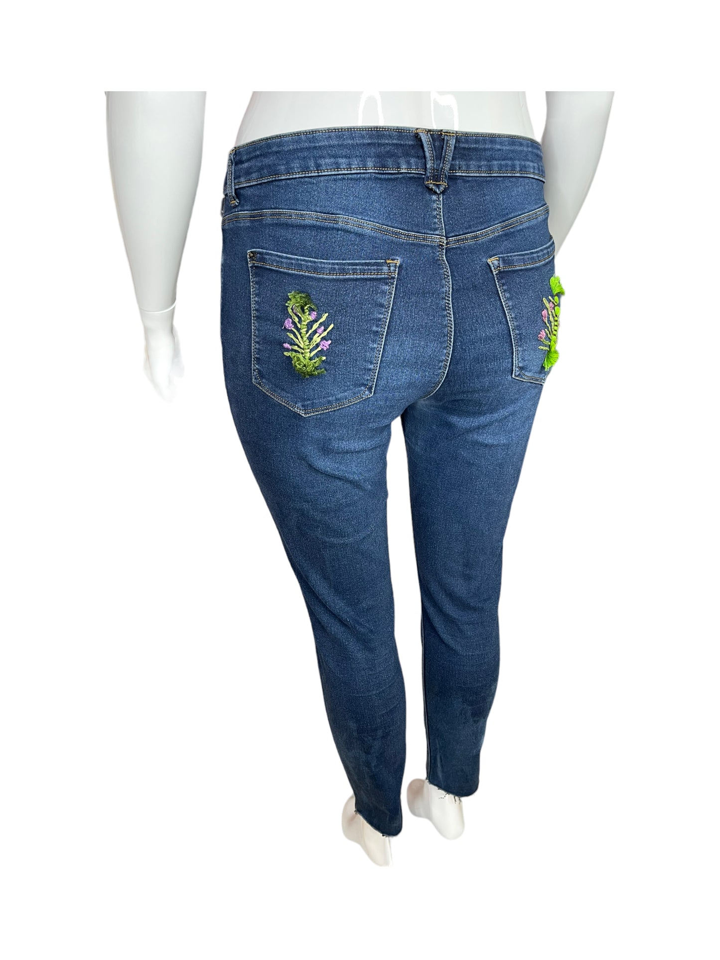 Blue Skinny Jeans w/ Embroidery on Back Pockets