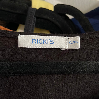 “Ricki’s” Black Stitching Detail Top (XL)