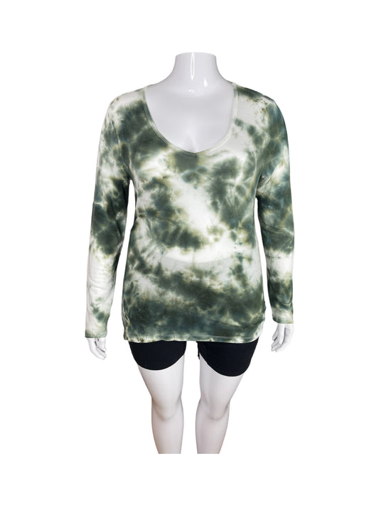 “Time and Tru” Green & White Tie Dye Long Sleeved Shirt (M)
