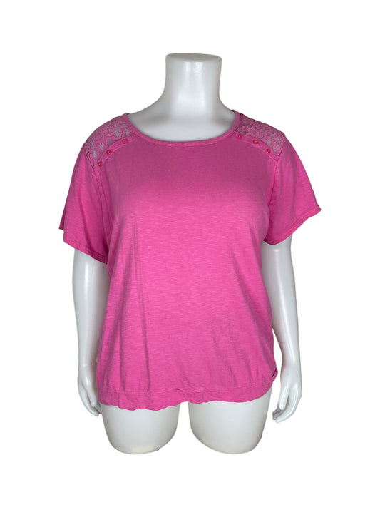 "Voglo" Pink T-shirt with Lace Shoulders (4X)