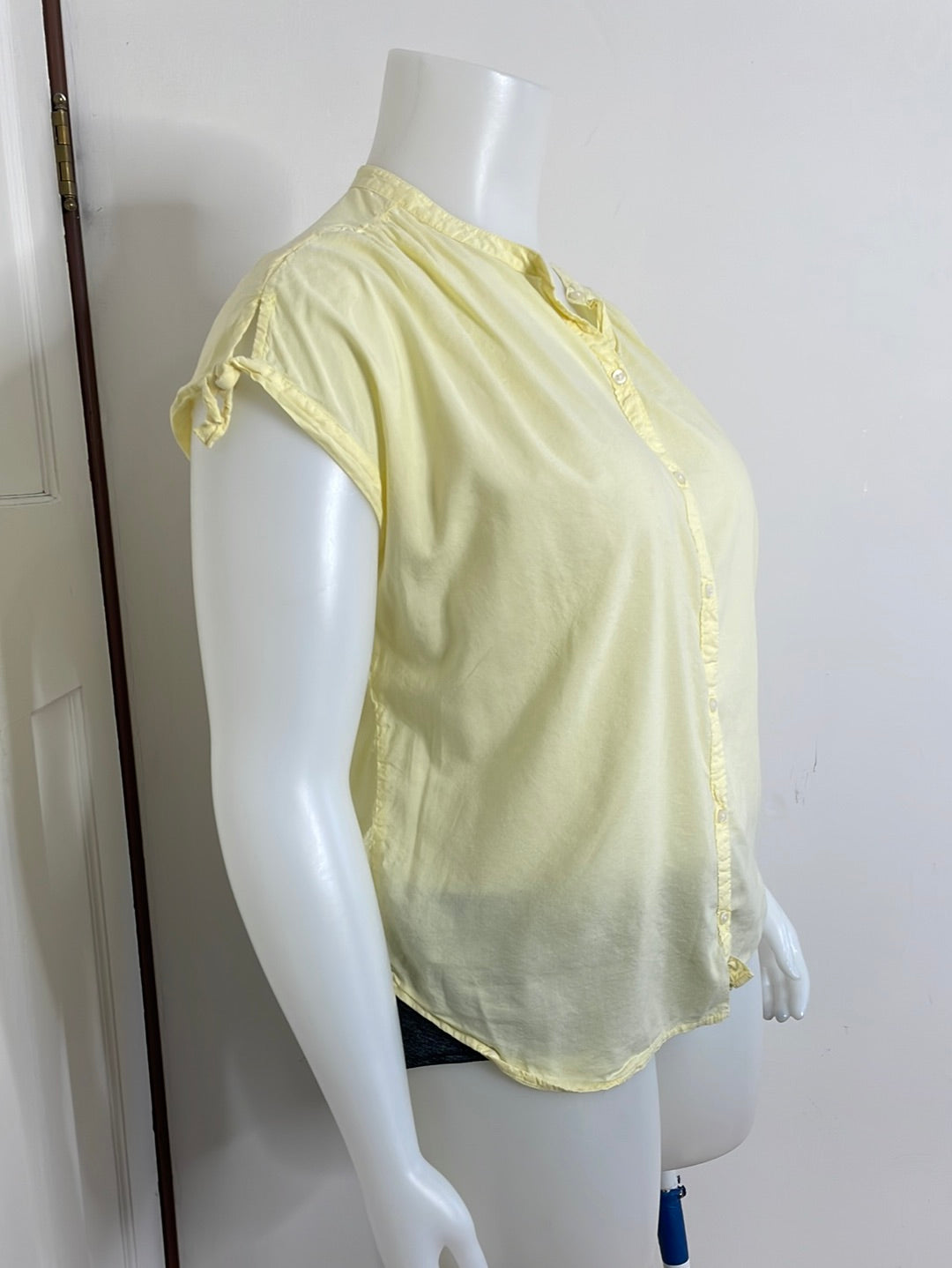 “Old Navy” Light Yellow Button Up Shirt (XL)