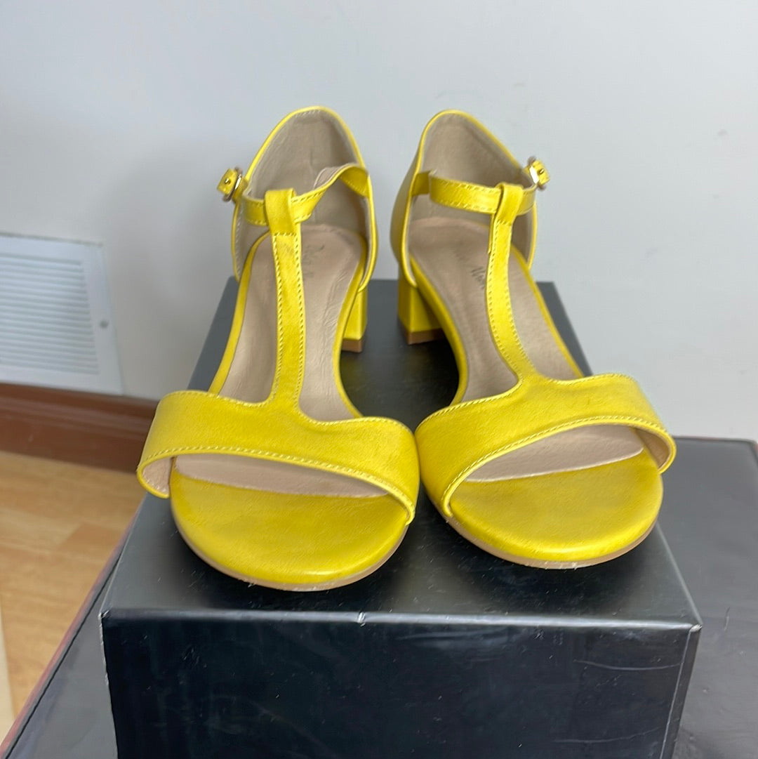 “Dolce Nome” Yellow Kitten Heeled Open Toe Sandals (37)