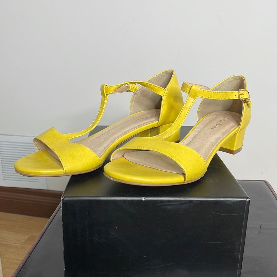 “Dolce Nome” Yellow Kitten Heeled Open Toe Sandals (37)